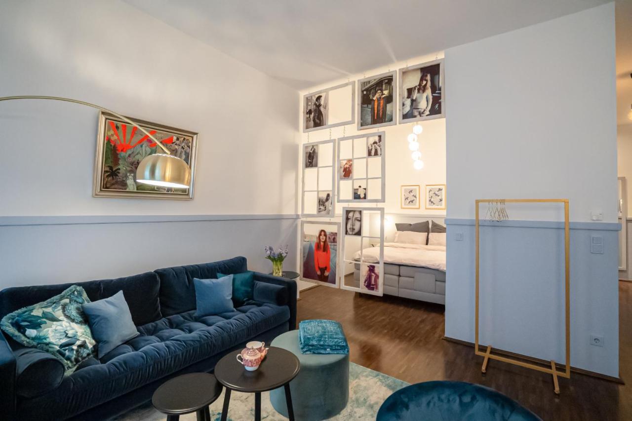 Designer Loft-Ferienwohnung Im Zentrum Mit Tiefgaragen-Parkplatz, Waschmaschine Und Privatterrasse لبسيا المظهر الخارجي الصورة