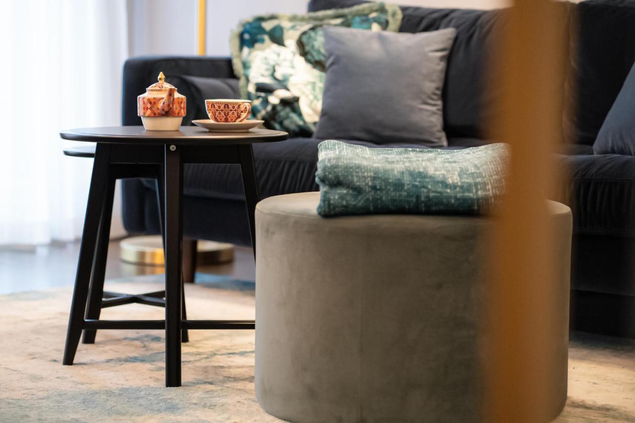 Designer Loft-Ferienwohnung Im Zentrum Mit Tiefgaragen-Parkplatz, Waschmaschine Und Privatterrasse لبسيا المظهر الخارجي الصورة