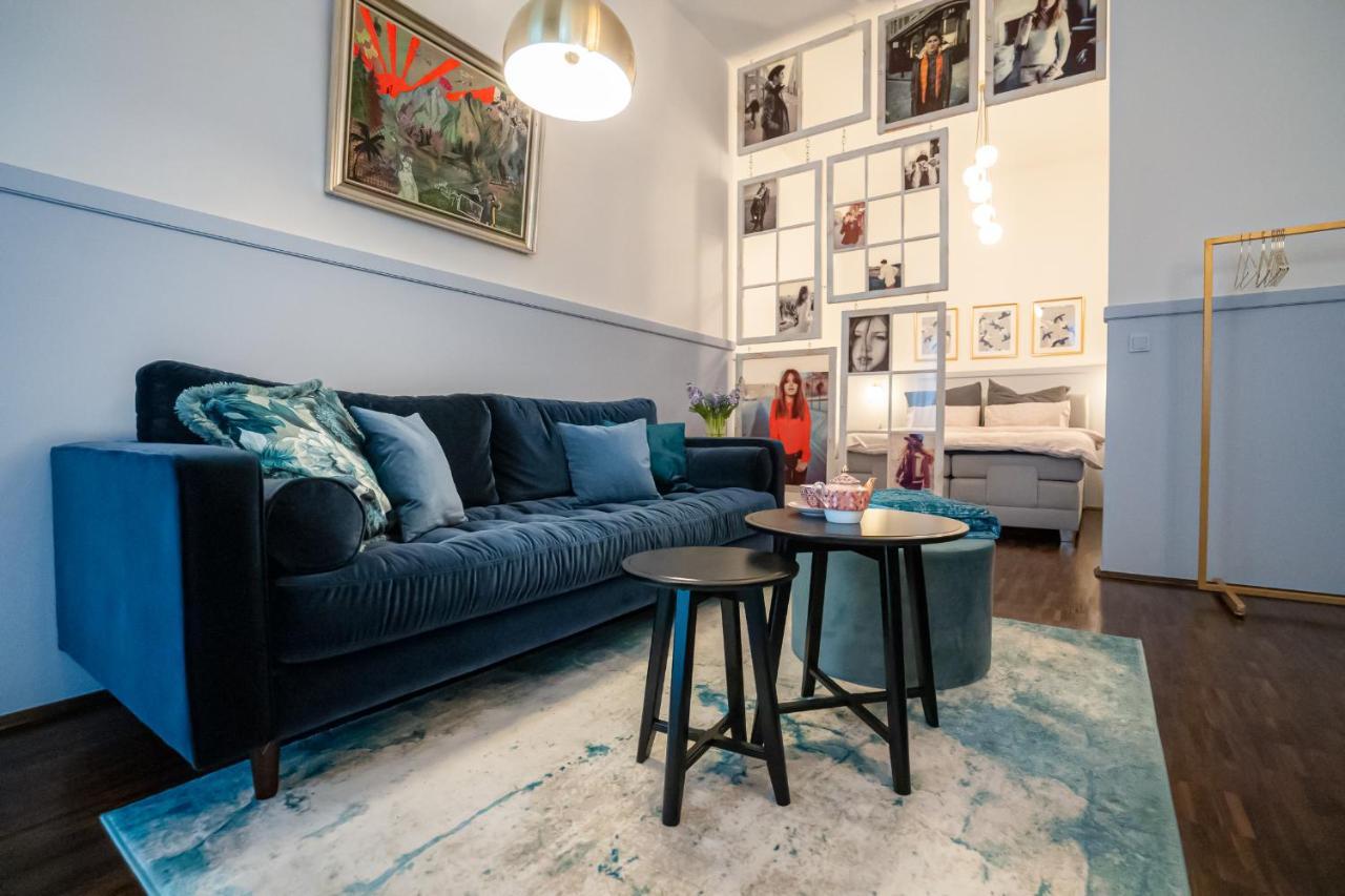 Designer Loft-Ferienwohnung Im Zentrum Mit Tiefgaragen-Parkplatz, Waschmaschine Und Privatterrasse لبسيا المظهر الخارجي الصورة